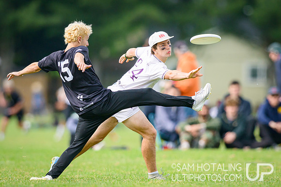 Pool play at USAU D-I College Championships