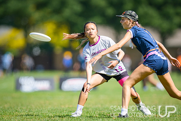 Saturday pool play at USAU D-I College Championships