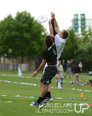 2012 USAU D-I College Championships Friday Round 1 Action
