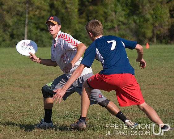Sunday Round 1 Action -- 2011 Hucks off the Hilltop
