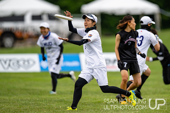 TOKYO Mavericks vs MUD in pool play at World Ultimate Club Championships