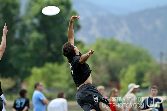 2012 USAU D-I College Championships Friday Round 3 Action