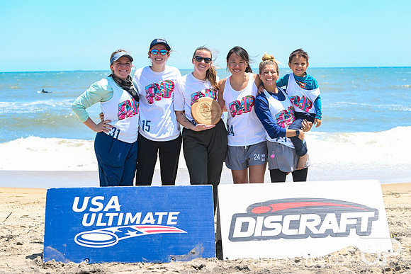 FMP Women's Team Spirit Winners Team Photo  - 2024 Beach Champio