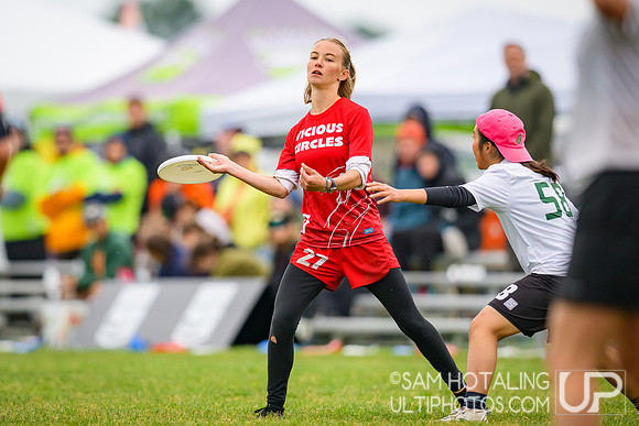 Haverford/Bryn Mawr Sneetches vs Wesleyan Vicious Circles in finals at USAU D-III College Championships