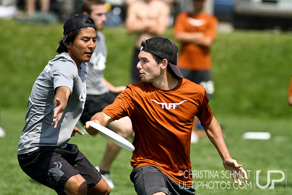 2012 USAU D-I College Championships Saturday Round 4 Action