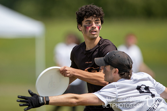 Day 1 of the USA Ultimate D-I College Championships