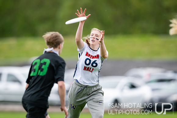 Pool play round IV at DiscNW Spring Reign