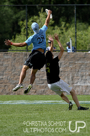 2012 USAU D-I College Championships Sunday Action