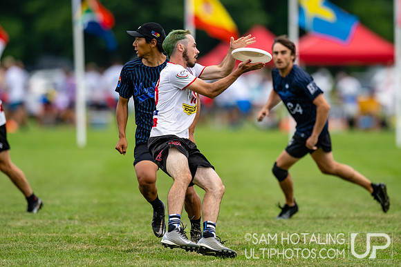 CUSB Open vs Mephisto in pool play at World Ultimate Club Championships