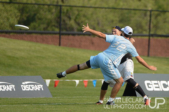 2012 USAU D-I College Championships Saturday Action