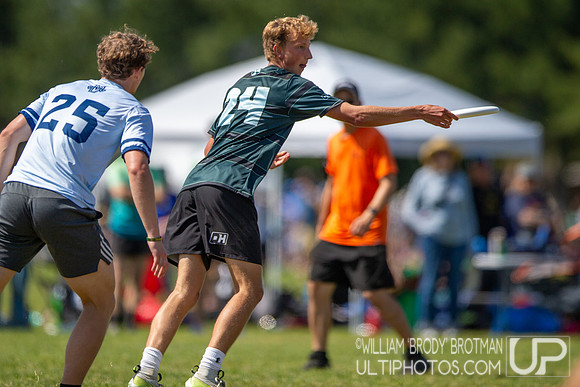 Day 2 of the USA Ultimate D-I College Championships