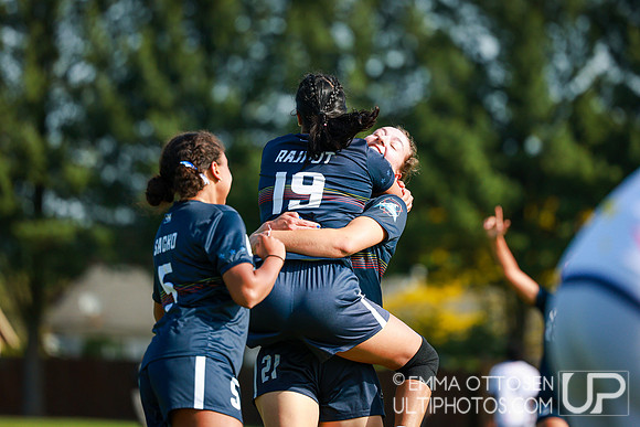 Saturday full coverage from USAU D-I College Championships, UC Santa Cruz vs UC Davis