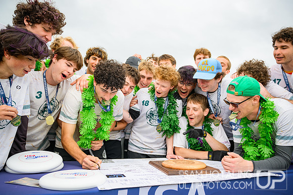 Highlights: Lewis & Clark Bacchus vs Middlebury Pranksters (M) in finals at USAU D-III College Championships