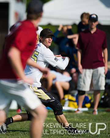 2014 USAU D-I College Champs Friday Round 1 Action