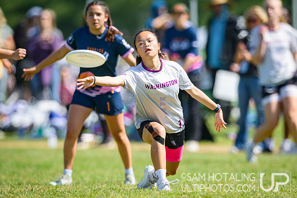 Saturday pool play at USAU D-I College Championships