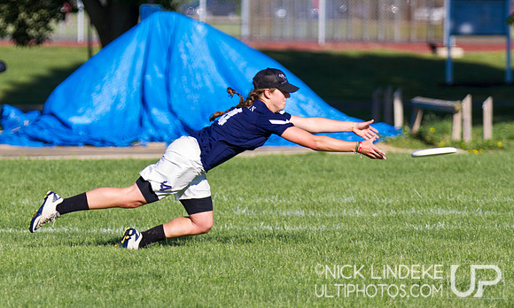 2014 USAU D-I College Champs Saturday Action