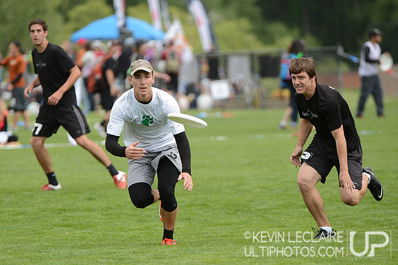 2012 USAU D-I College Championships Friday Action