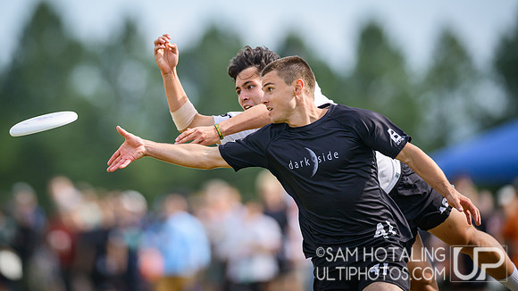 Colorado Mamabird vs North Carolina Darkside in quarterfinals at USAU D-I College Championships