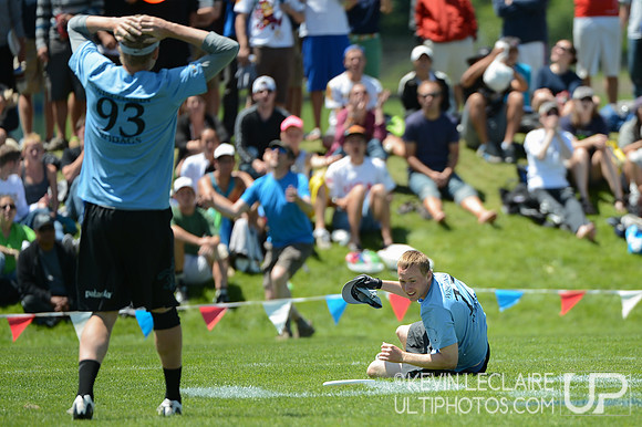 2012 USAU D-I College Championships Sunday Action