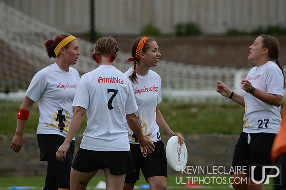 2012 USAU D-I College Championships Friday Round 1 Action