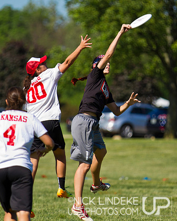 2014 USAU D-I College Champs Friday Action