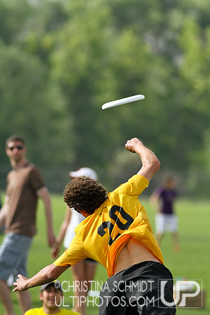 2012 USAU D-I College Championships Saturday Pre-Qtrs Action