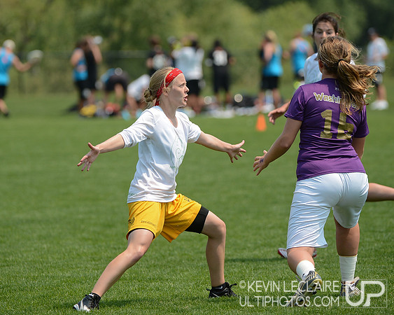 2012 USAU D-I College Championships Saturday Action