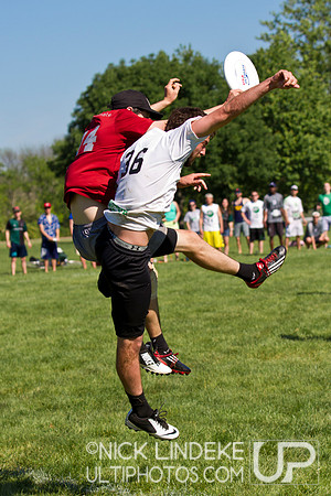 2014 USAU D-I College Champs Saturday Action