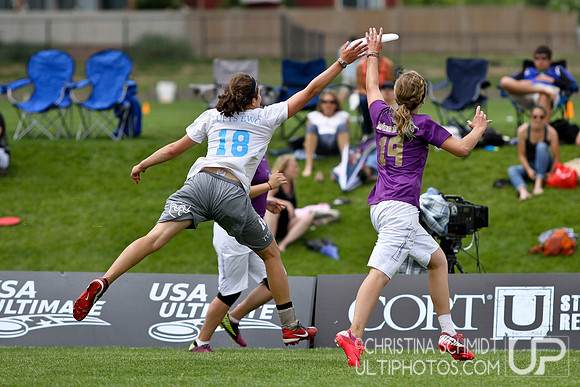 2012 USAU D-I College Championships Sunday Action