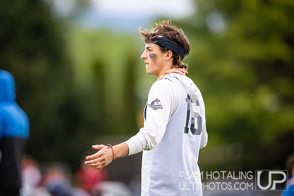 Pool play round IV at DiscNW Spring Reign