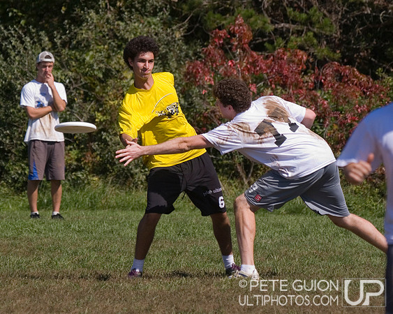 Sunday Round 2 Action -- 2011 Hucks off the Hilltop