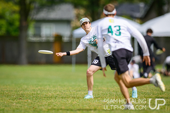 Pool play at USAU D-I College Championships